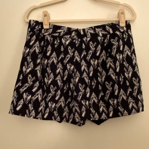 Patterned Skort - Picture 2 of 3